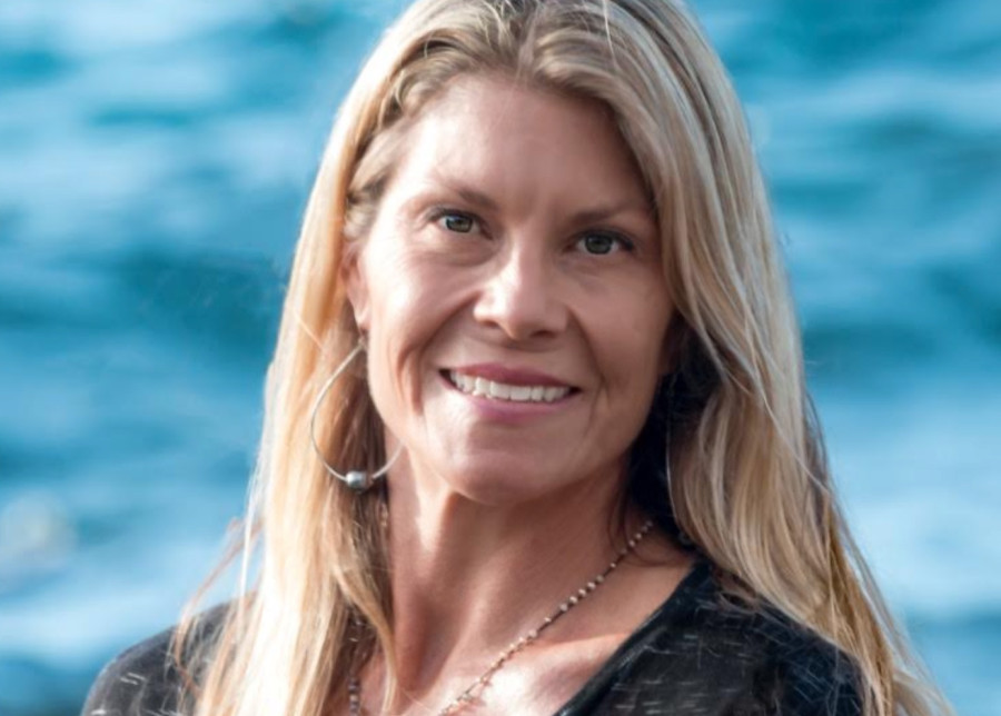 Katie Moquin Momo Maui E001D099